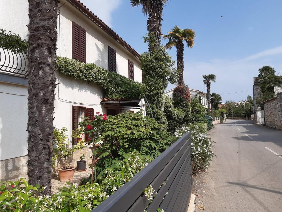 Anamarija Apartments Near The Beach And The Fantastic Adria Sea With Over 10 Small Islands Close By Фунтана Экстерьер фото